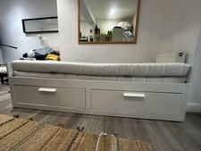 Pull-Out Single to Double Bed