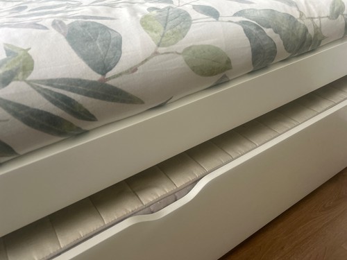Ikea day bed - ikea, pull